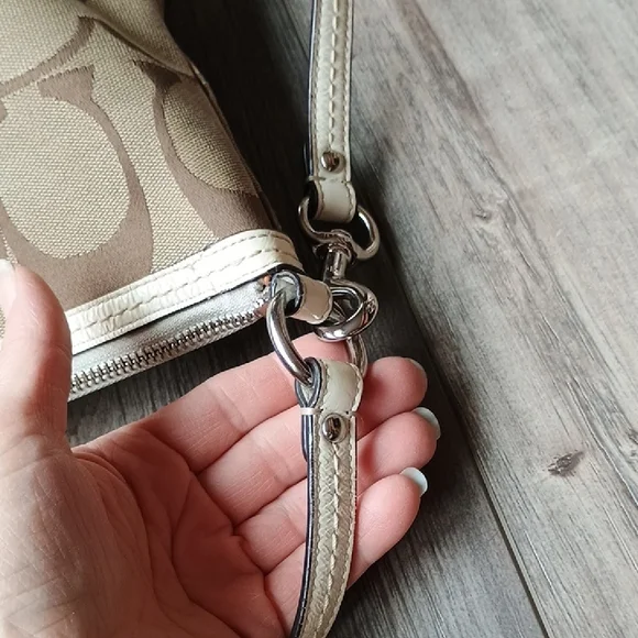 Coach Beige and White Crossbody Bag - Picture 6 of 16